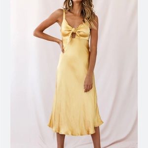 COPY - Selfie Leslie Midi Mustard/Gold Dress